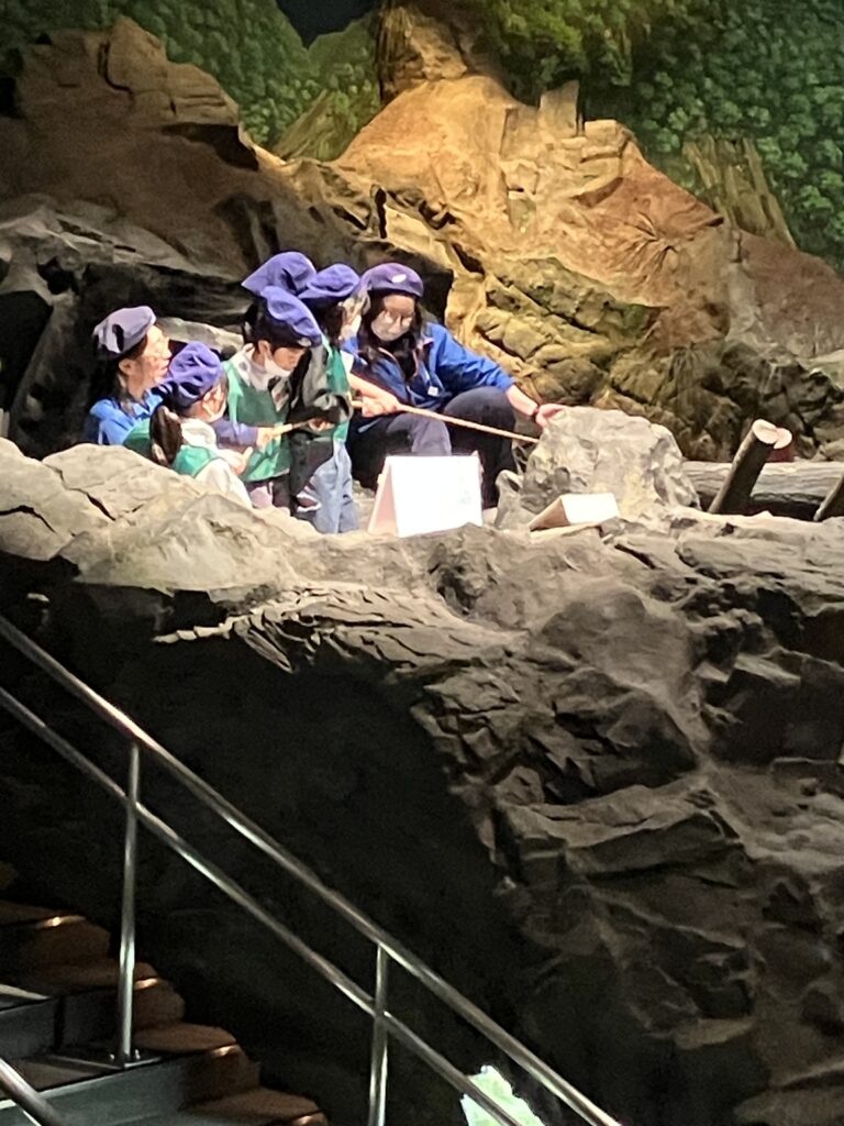 鉄砲堰を実演しました。